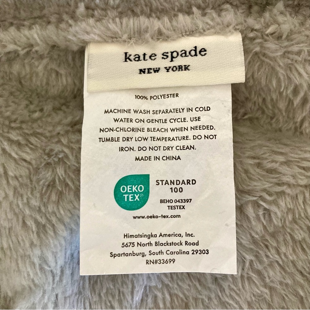 NWT Kate Spade New York oversized twin size fleece blanket in medium gray - Picture 6 of 7